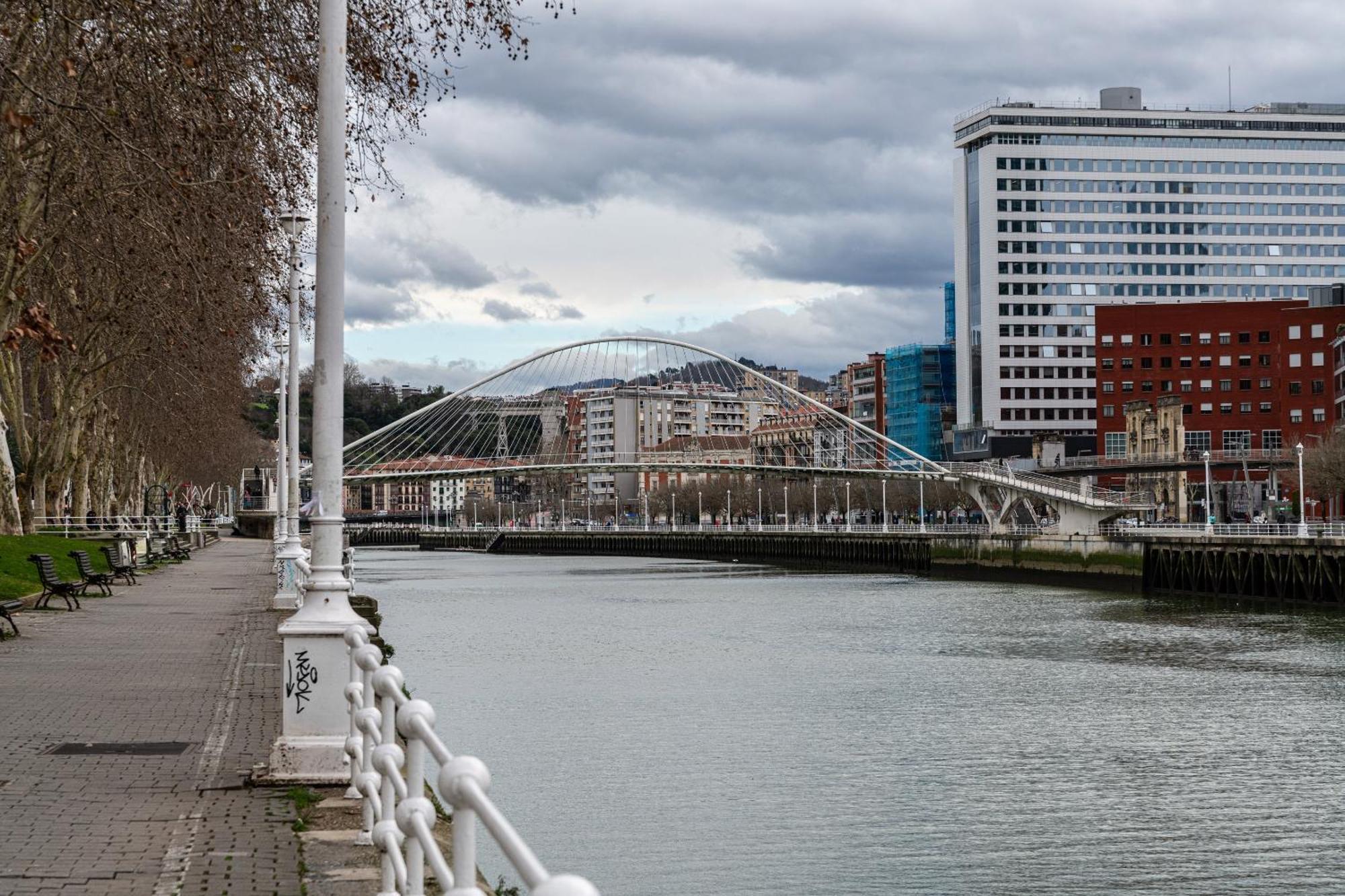 Tristan Vivienda Turistica De Diseno Con Ac Apartment Билбао Екстериор снимка