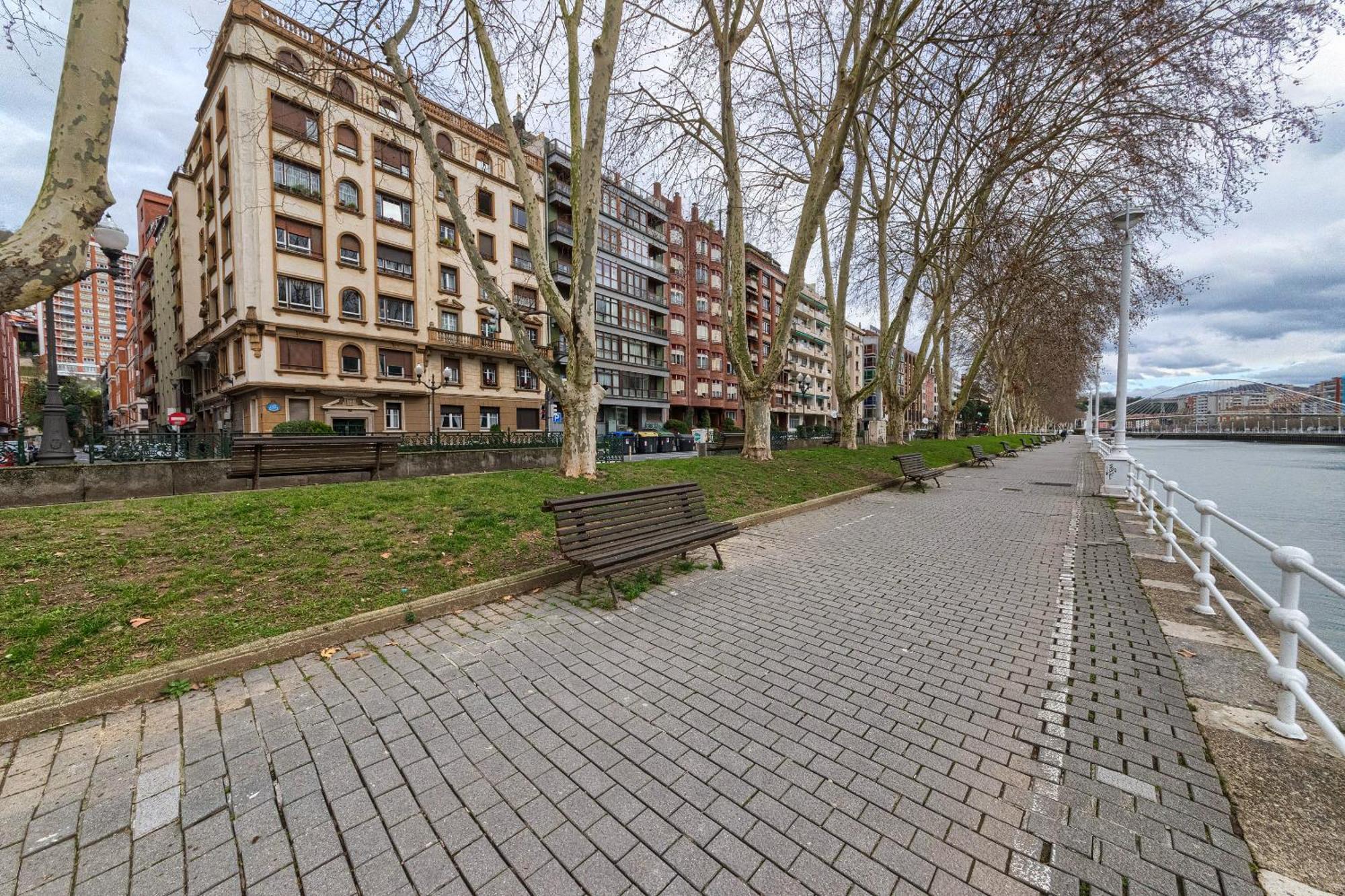 Tristan Vivienda Turistica De Diseno Con Ac Apartment Билбао Екстериор снимка